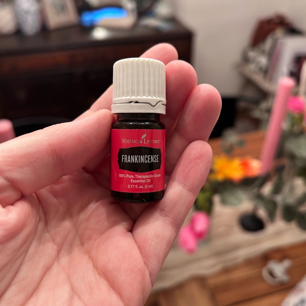 Young Living Frankincense Essential Oil with Red Label